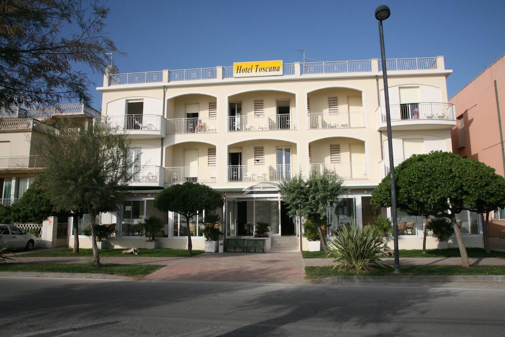 Hotel Toscana Marotta Exterior photo