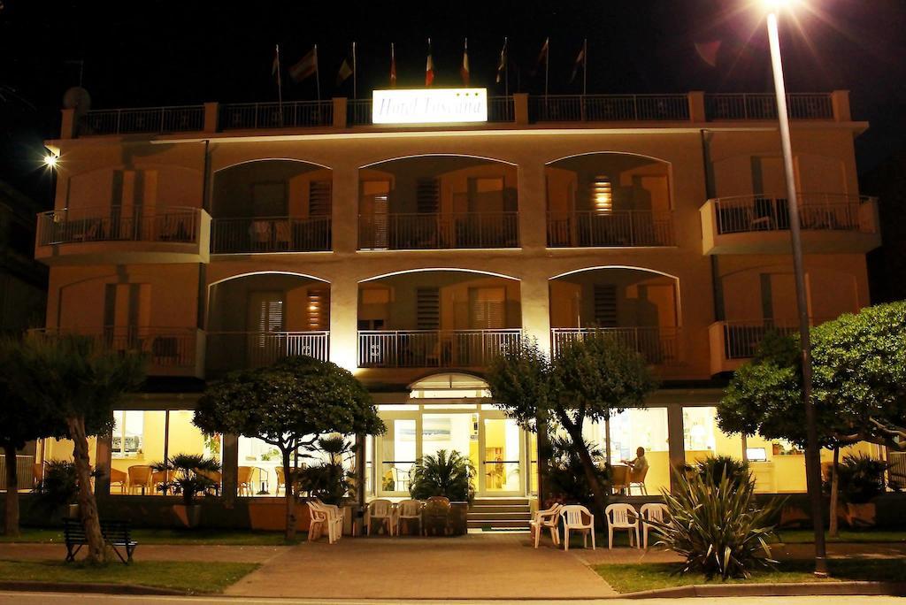 Hotel Toscana Marotta Exterior photo